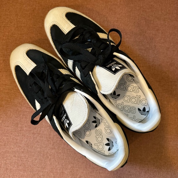 Adidas Sambas - Black and Cream - Picture 5 of 14